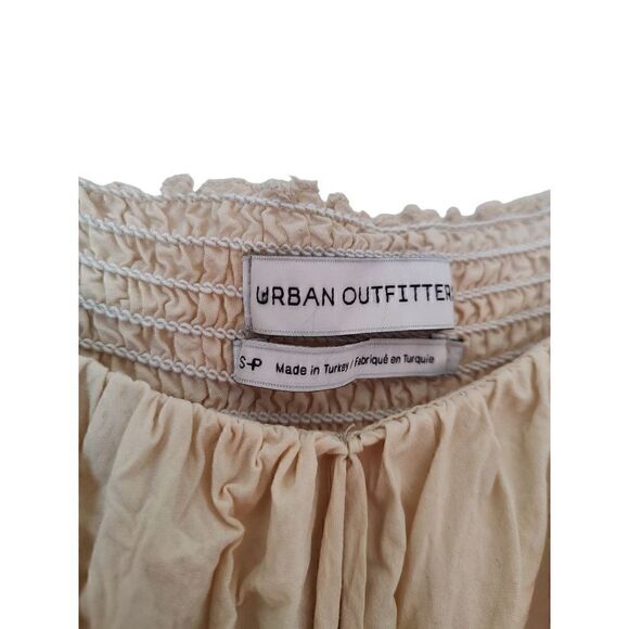 Urban Outfitters Women's Small Cream Tan 3/4 Sleeves Cropped Top Shirt Smocked - Picture 3 of 6
